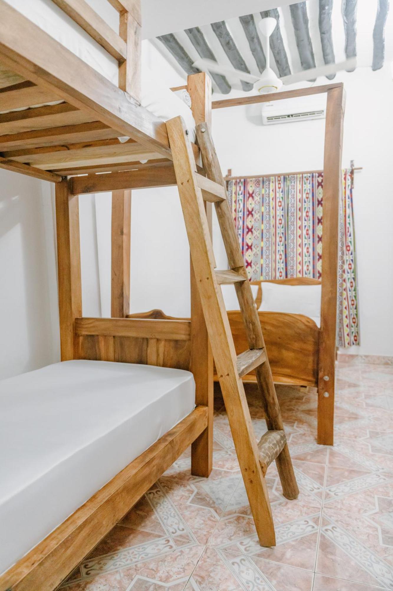 Shoki Shoki Guest House Zanzibar Екстериор снимка