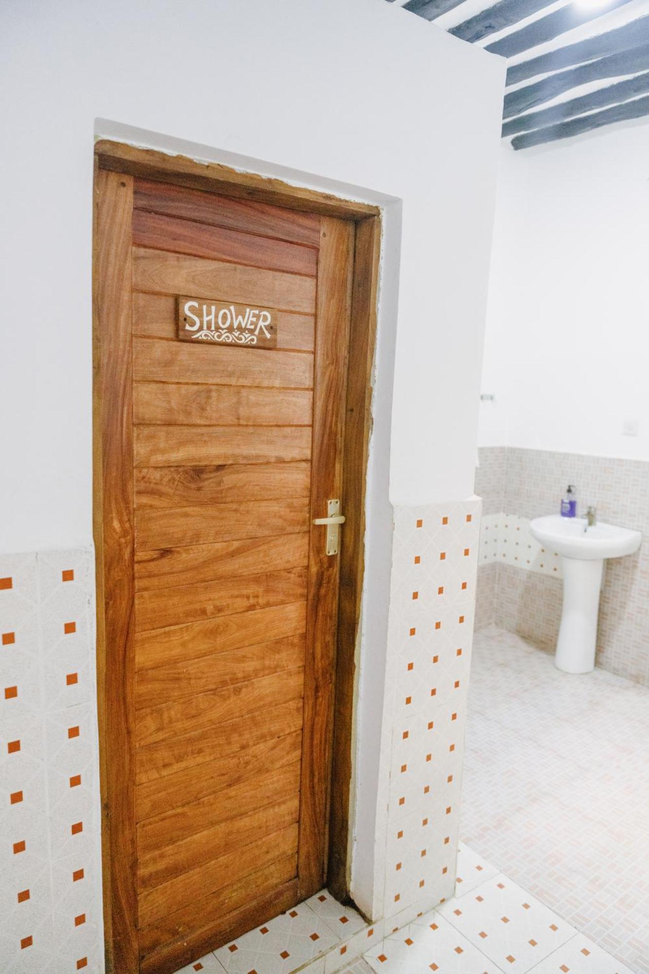 Shoki Shoki Guest House Zanzibar Екстериор снимка